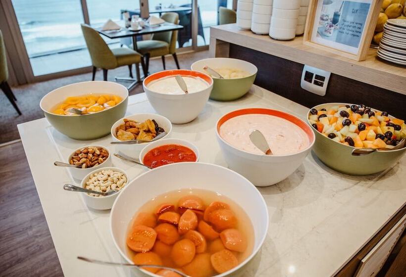 בית מלון כפרי Belaire Suites