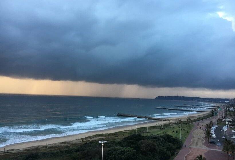 בית מלון כפרי Belaire Suites