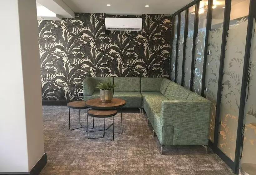 בית מלון כפרי Belaire Suites