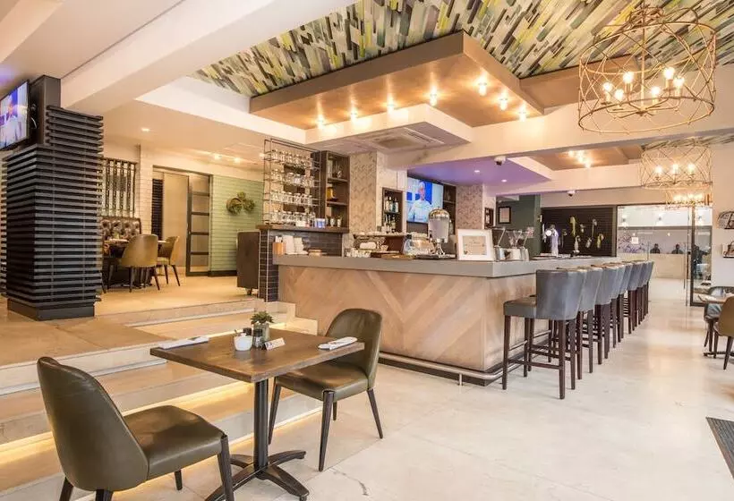 בית מלון כפרי Belaire Suites