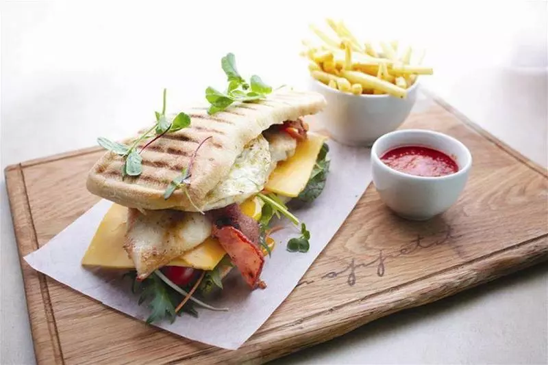 בית מלון כפרי Belaire Suites