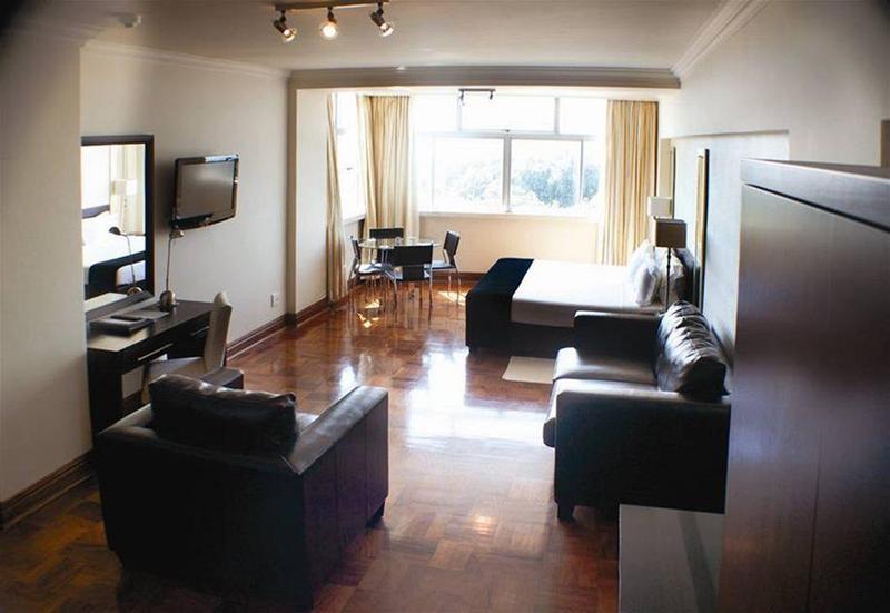 בית מלון כפרי Belaire Suites