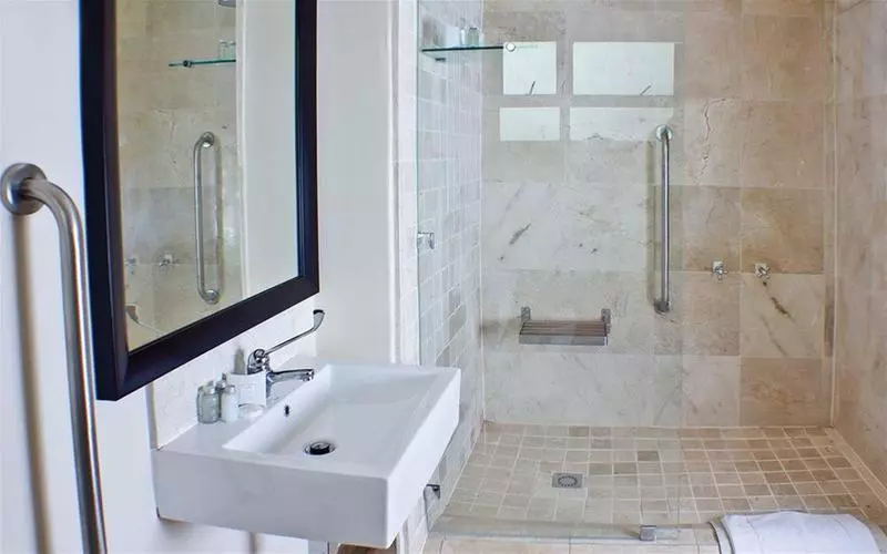 בית מלון כפרי Belaire Suites