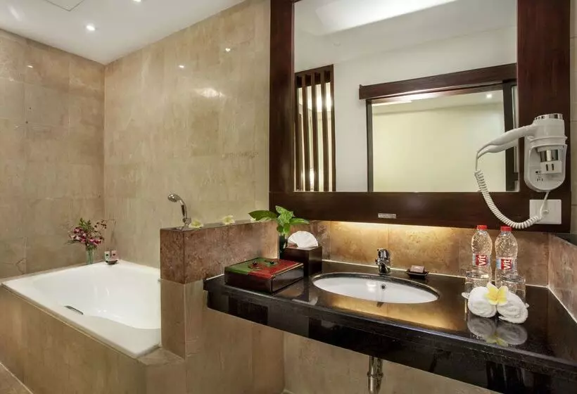 ホテル Best Western Kuta Villa