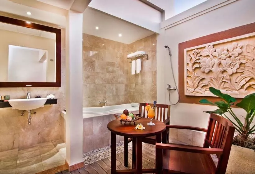 ホテル Best Western Kuta Villa