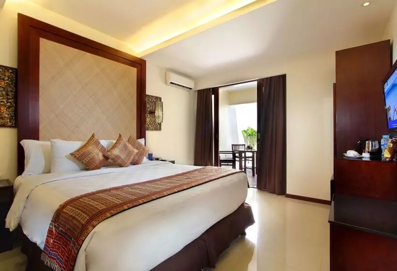 ホテル Best Western Kuta Villa
