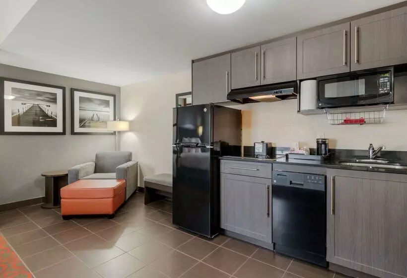 ホテル Best Western Plus Eastgate Inn & Suites