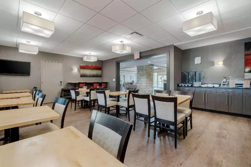 ホテル Best Western Plus Eastgate Inn & Suites