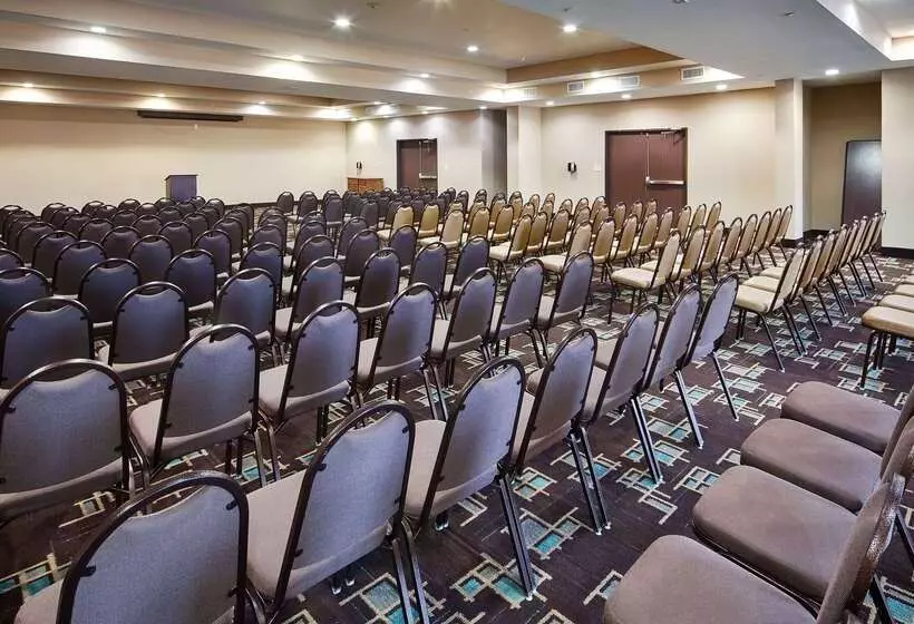 Отель Best Western Plus Fort Worth Forest Hill Inn & Suites