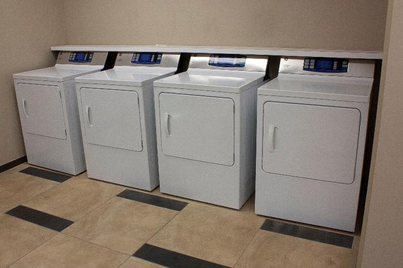 فندق Candlewood Suites Youngstown W I 80 Niles Area By Ihg