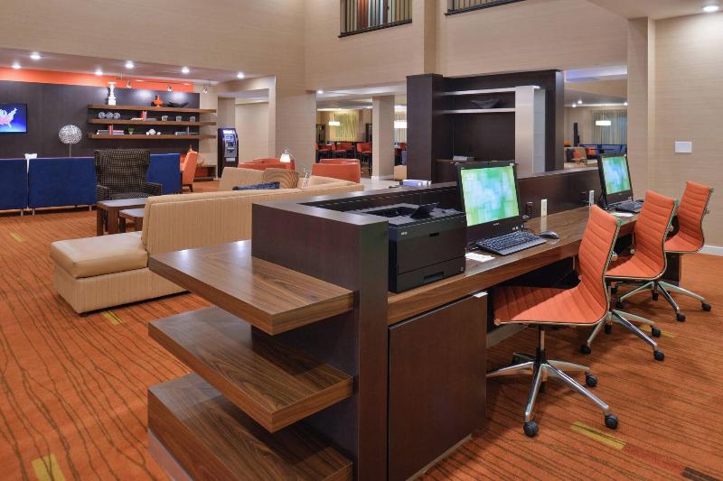 ホテル Courtyard By Marriott Decatur