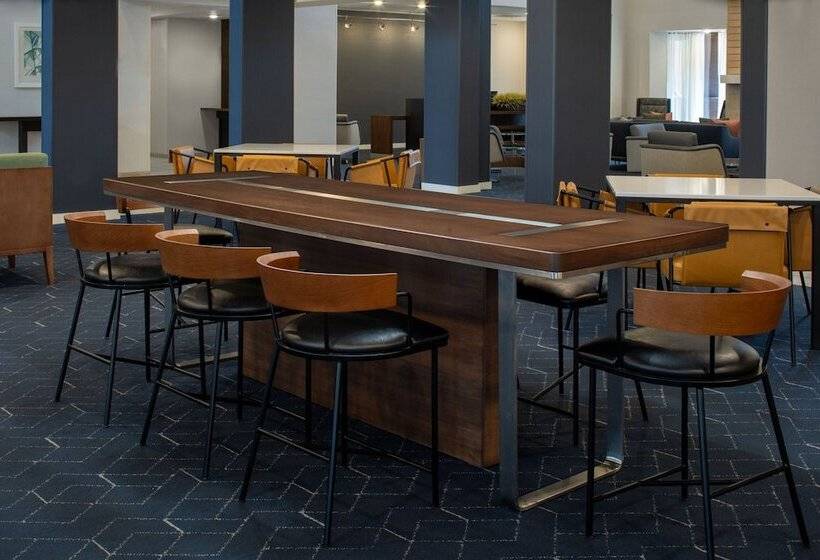 ホテル Courtyard By Marriott Decatur