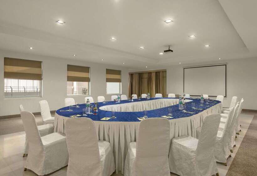 Days Hotel By Wyndham Neemrana