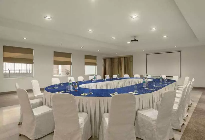 Days Hotel By Wyndham Neemrana