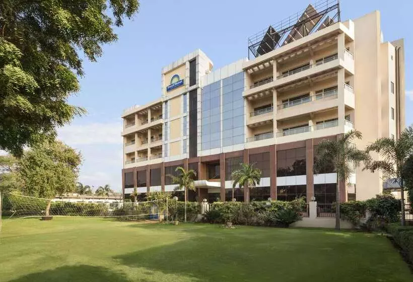 Days Hotel By Wyndham Neemrana