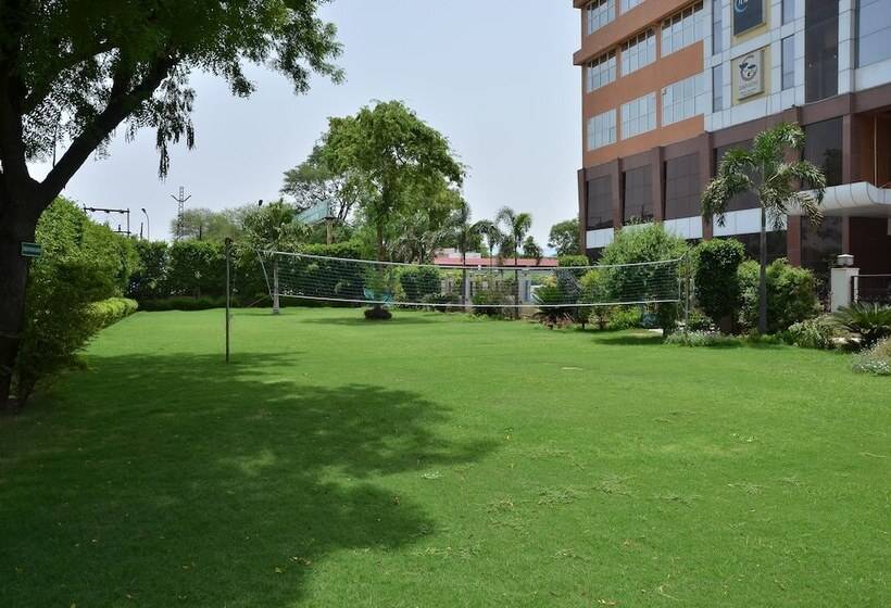 Days Hotel By Wyndham Neemrana