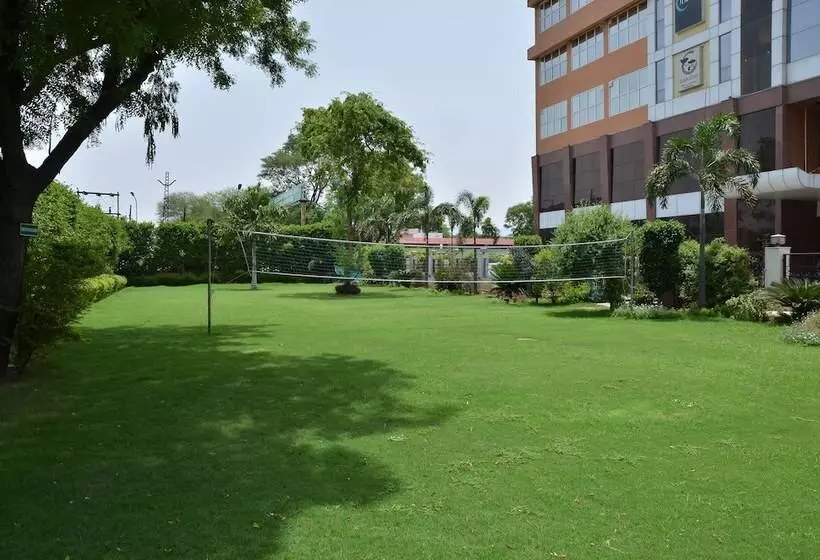 Days Hotel By Wyndham Neemrana