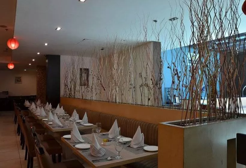 Days Hotel By Wyndham Neemrana