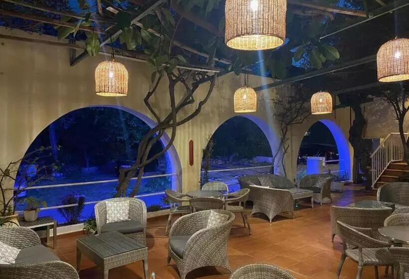 فندق De La Plage Santa Vittoria