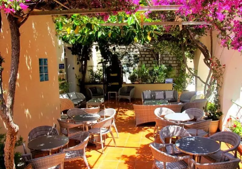 فندق De La Plage Santa Vittoria