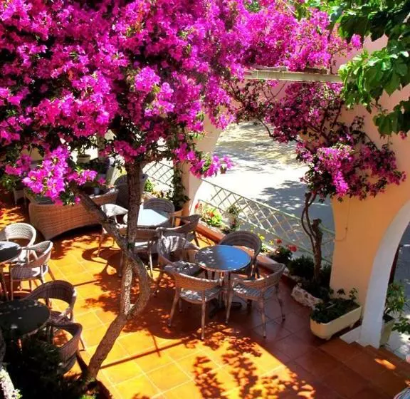 فندق De La Plage Santa Vittoria