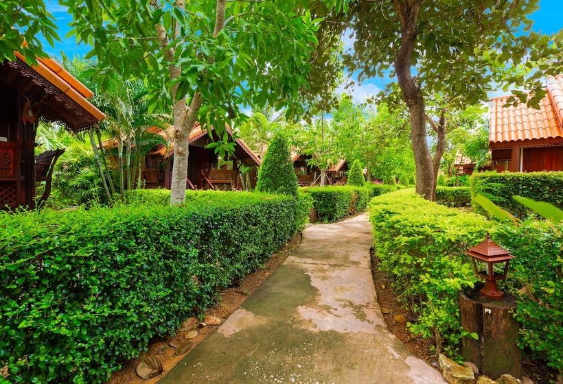 هتل Diamond Beach Resort