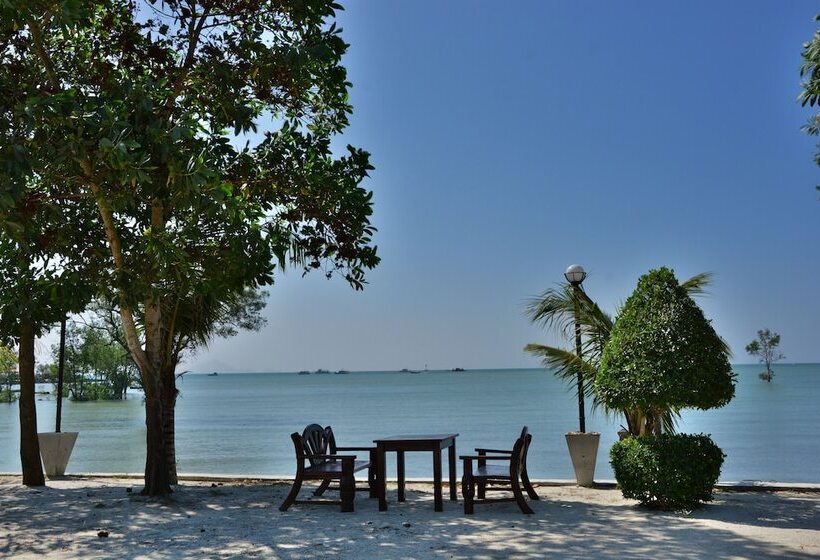 هتل Diamond Beach Resort