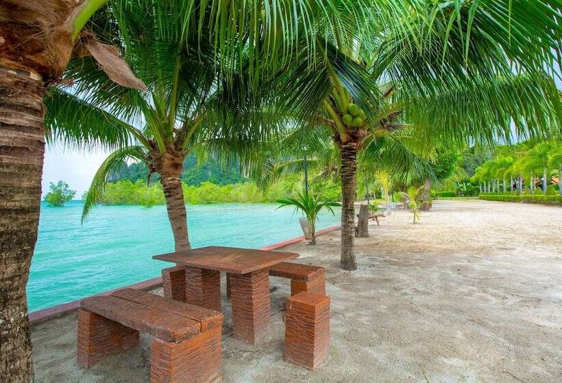 هتل Diamond Beach Resort