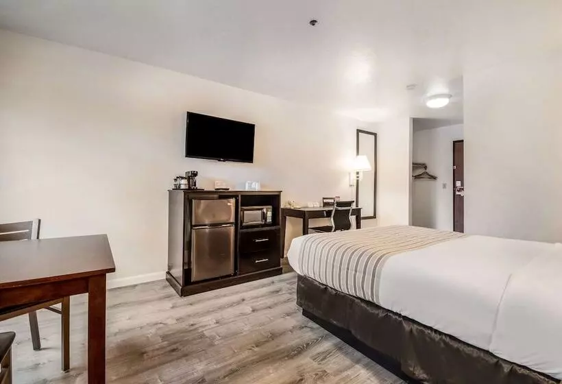 Отель Econo Lodge Corvallis Near University