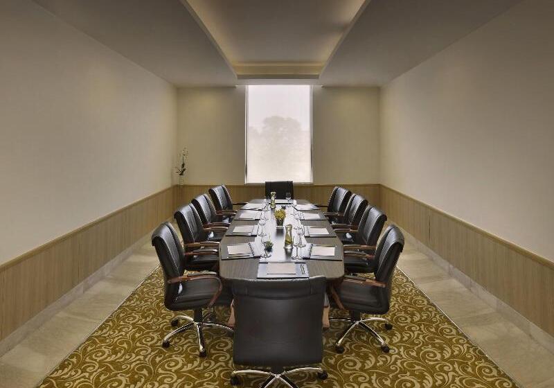 فندق Four Points By Sheraton New Delhi, Airport Highway