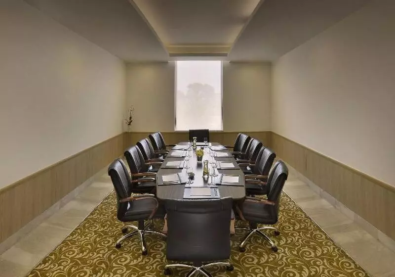 酒店 Four Points By Sheraton New Delhi, Airport Highway