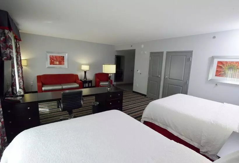 Отель Hampton Inn & Suites Albany At Albany Mall