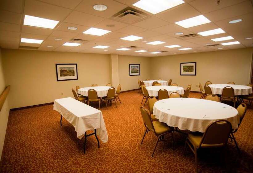 호텔 Hampton Inn & Suites Radcliff   Fort Knox