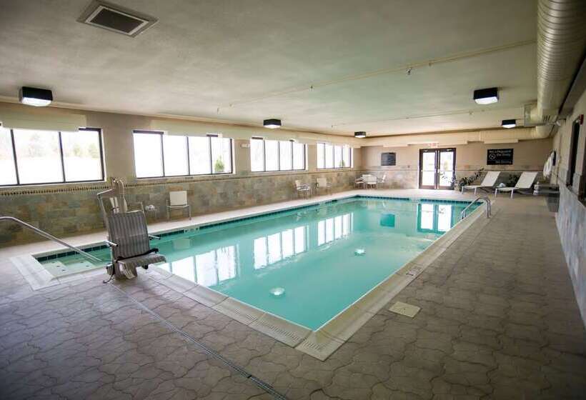 호텔 Hampton Inn & Suites Radcliff   Fort Knox