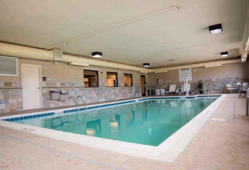 호텔 Hampton Inn & Suites Radcliff   Fort Knox