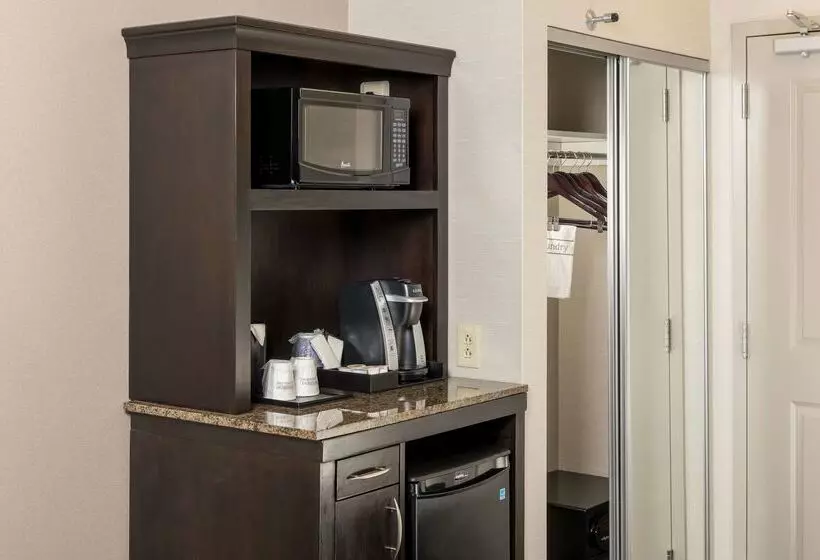 בית מלון כפרי Hilton Garden Inn Silver Spring White Oak