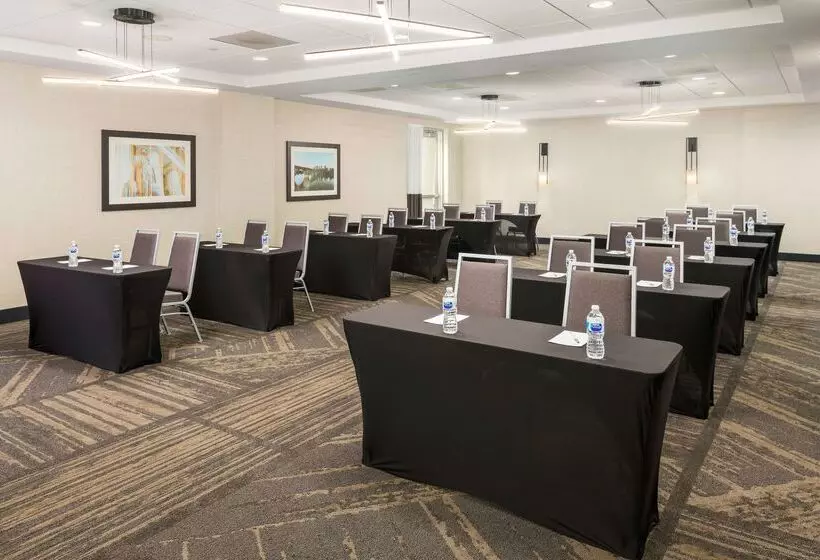 בית מלון כפרי Hilton Garden Inn Silver Spring White Oak