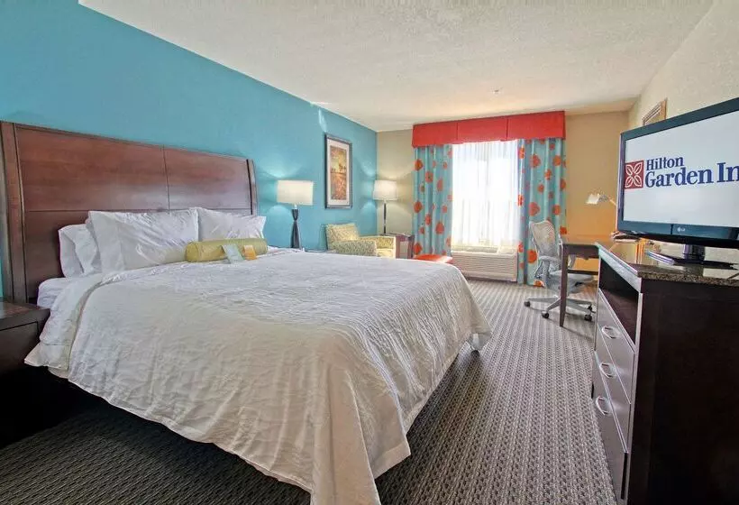 هتل Hilton Garden Inn Tulsa Midtown
