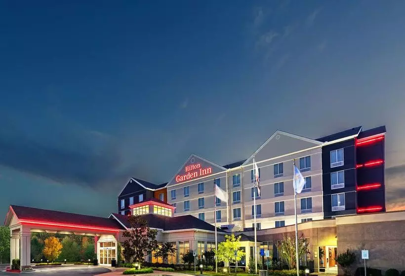 هتل Hilton Garden Inn Tulsa Midtown