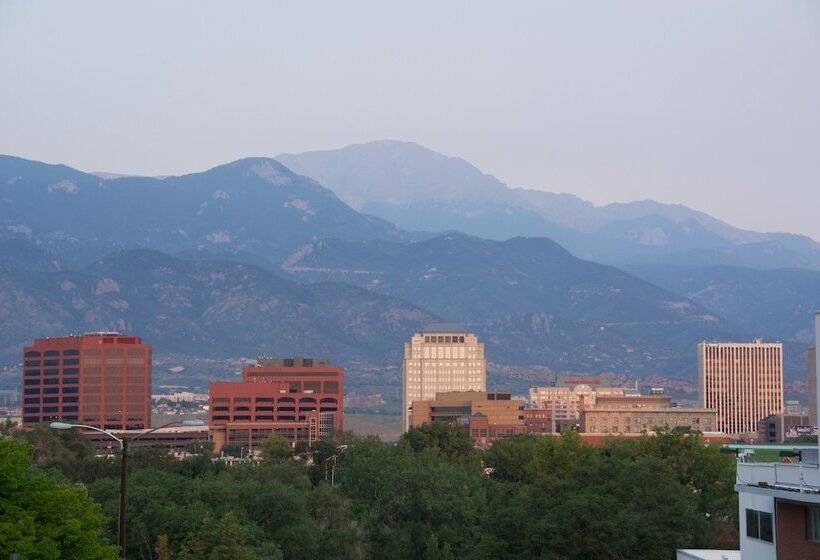 هتل Holiday Inn Express & Suites Colorado Springs Central, An Ihg