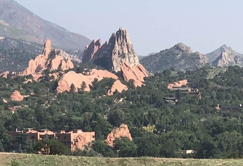 هتل Holiday Inn Express & Suites Colorado Springs Central, An Ihg