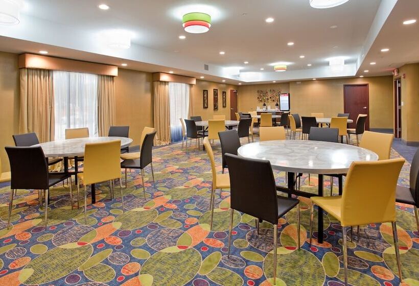 בית מלון כפרי Holiday Inn Express & Suites St Louis Airport, An Ihg