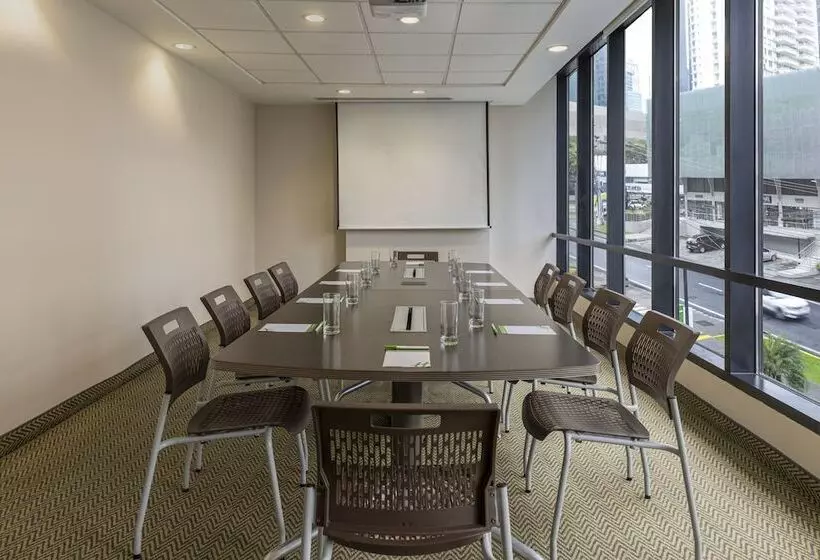 Отель Holiday Inn Panama Distrito Financiero, An Ihg