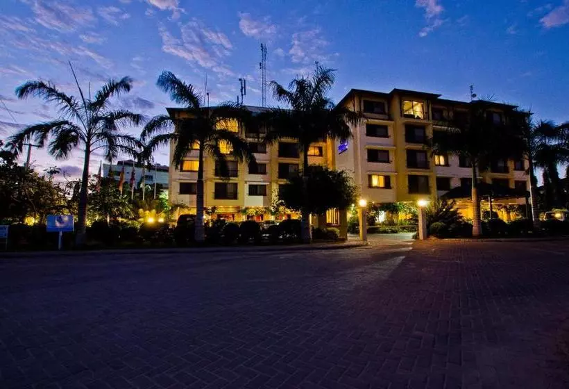 Sea Cliff Court Hotel & Luxury Apartments