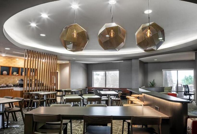 هتل Springhill Suites By Marriott Cheyenne