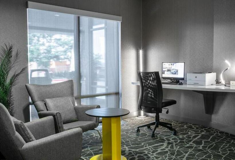 هتل Springhill Suites By Marriott Cheyenne