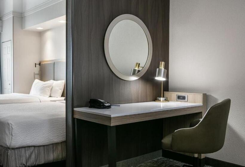 هتل Springhill Suites By Marriott Cheyenne