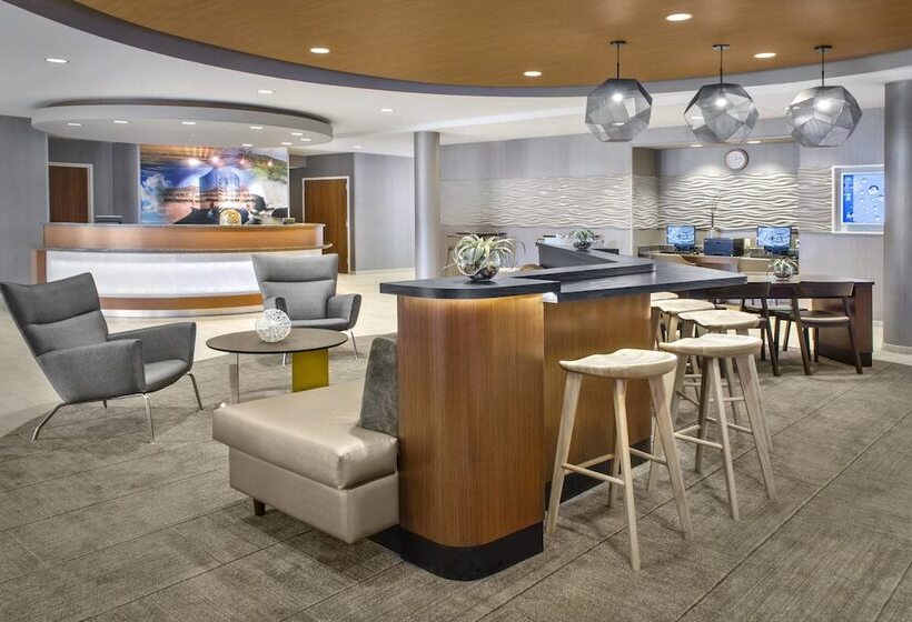 Отель Springhill Suites Long Island Brookhaven