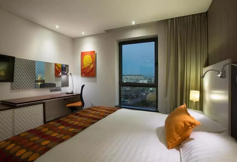 Отель Verde Cape Town Airport