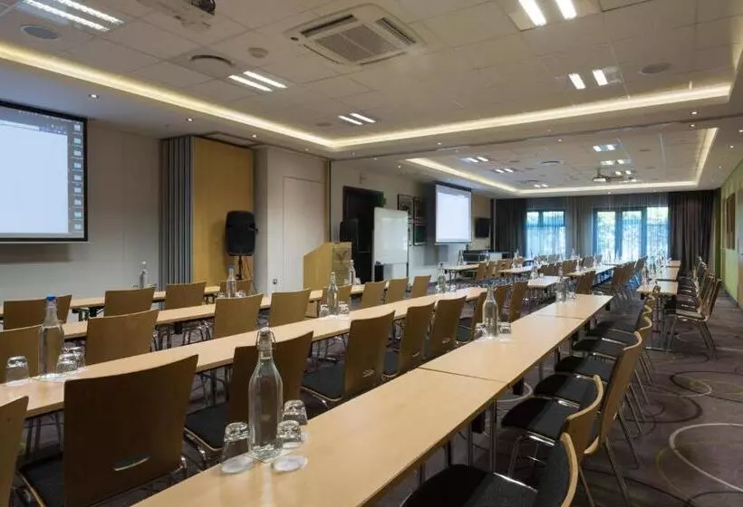 Отель Verde Cape Town Airport